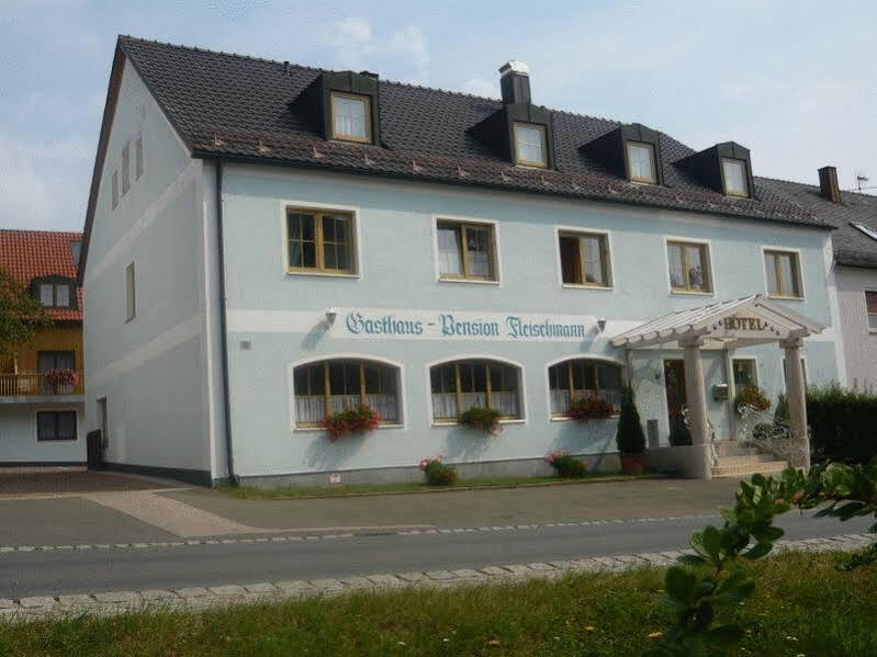 Hotel Pension Fleischmann Roding Exterior photo